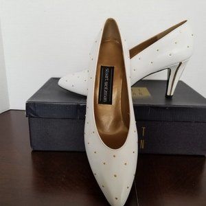 Stuart Weitzman pumps